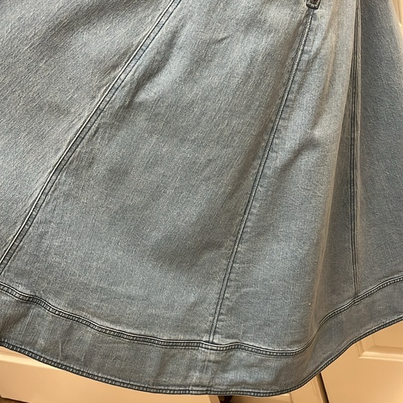 PILCRO SQUARE-NECK SEAMED CHAMBRAY MIDI DRESS Isabel wash - Picture 12 of 12